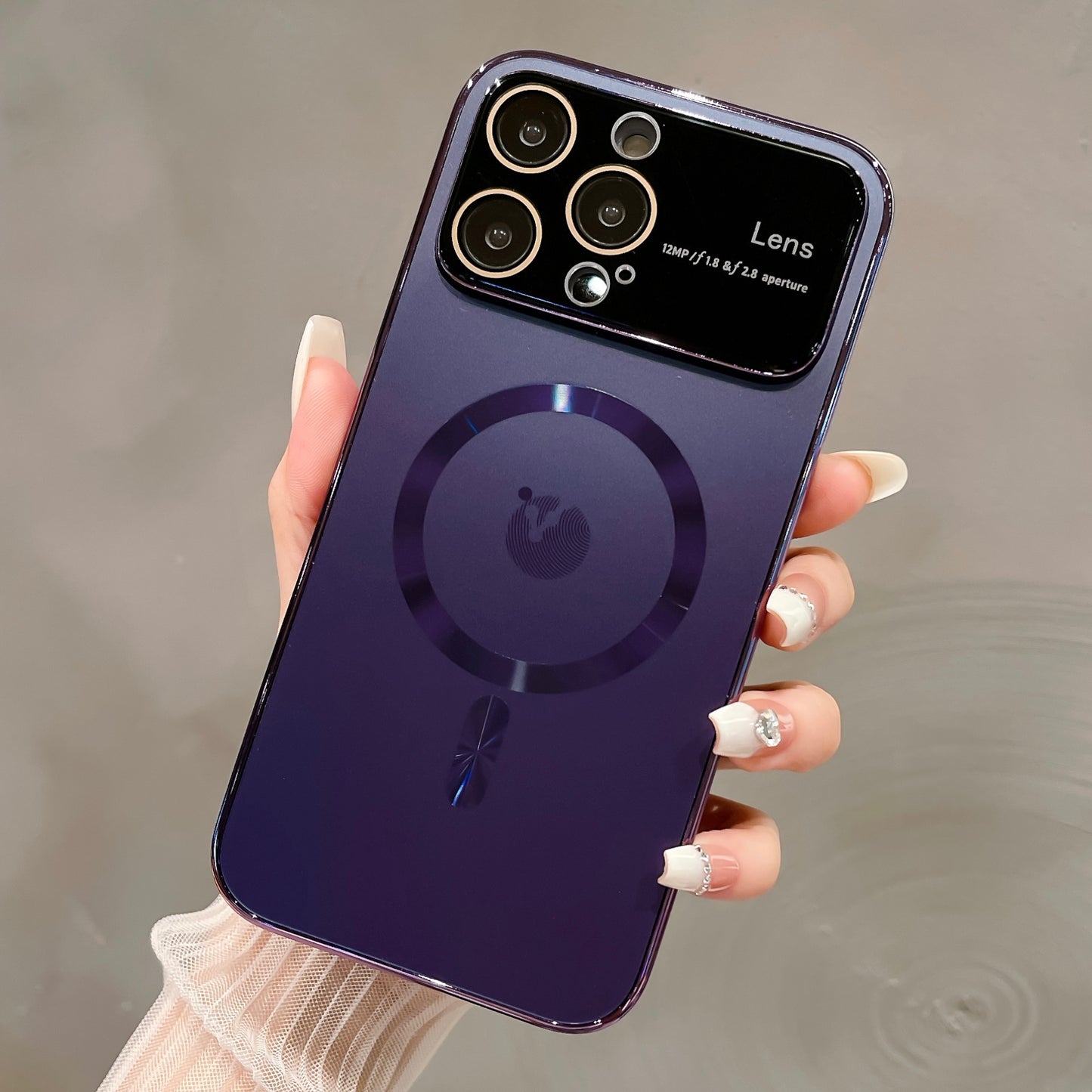 すりガラス調磁気吸着スマホケース