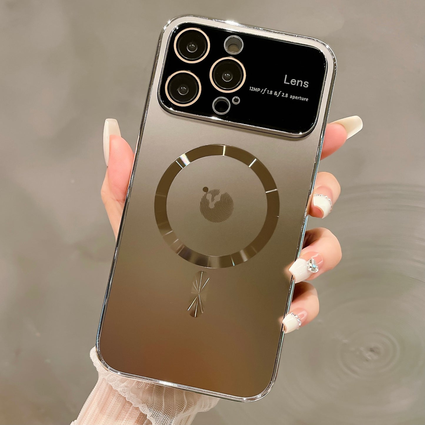 すりガラス調磁気吸着スマホケース